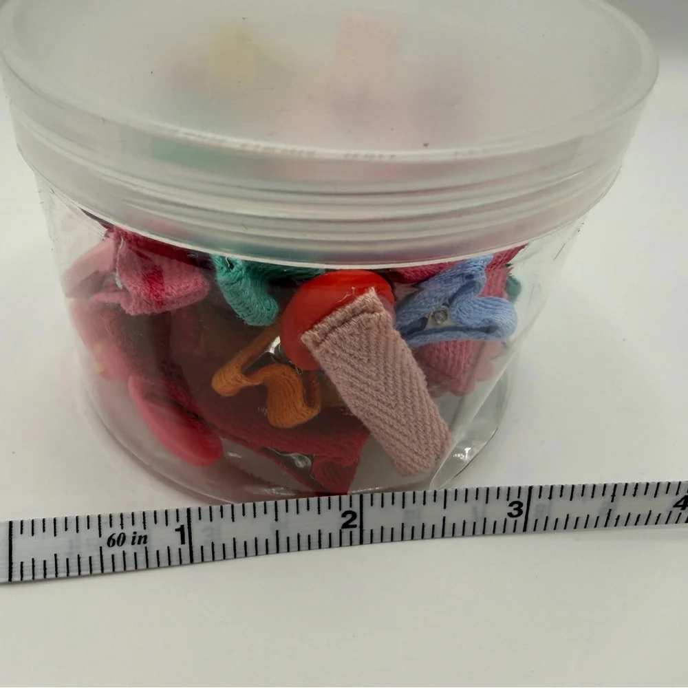 1 jar of small cute hair clips NiP